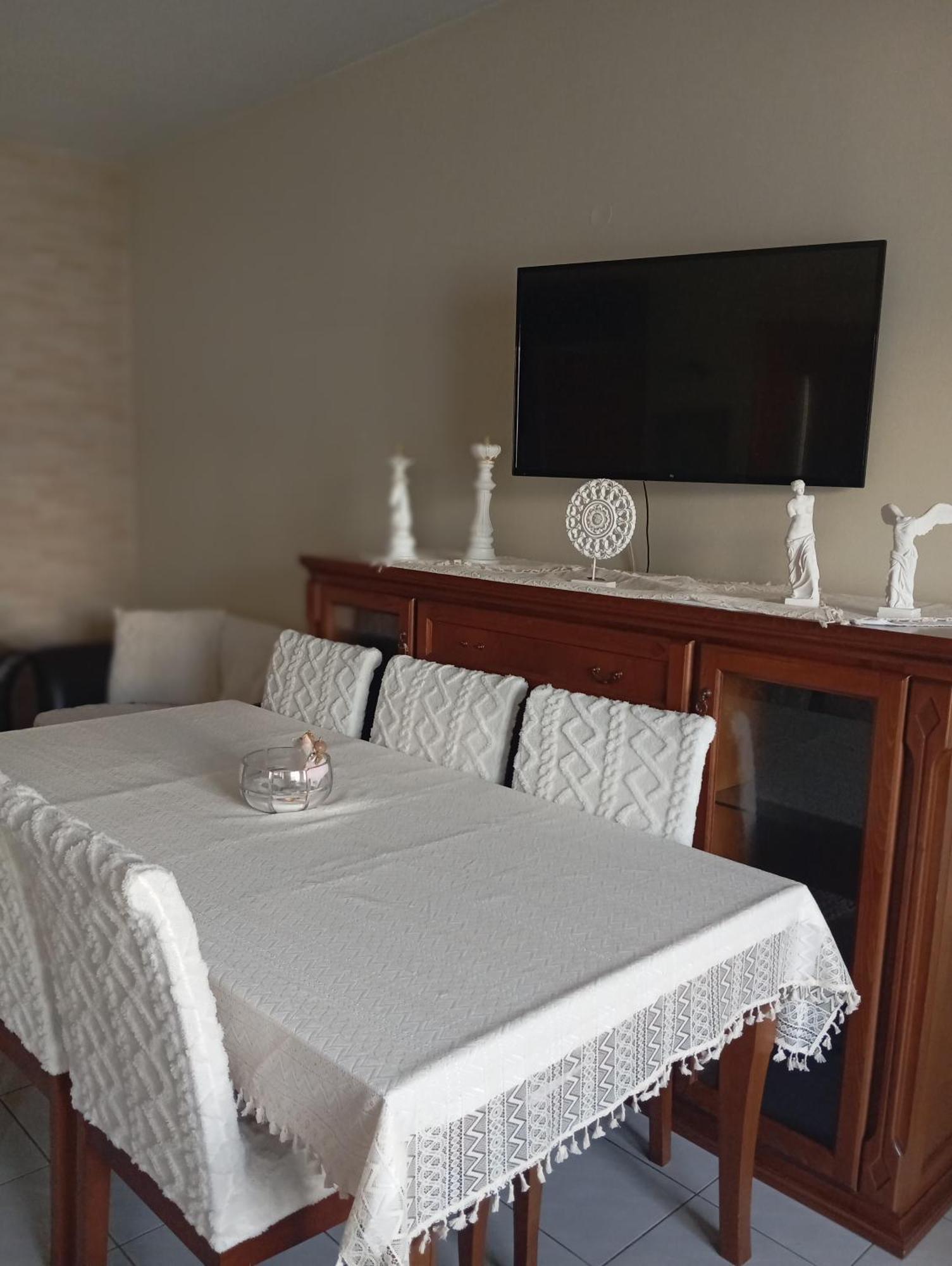 Apartment 4y In *