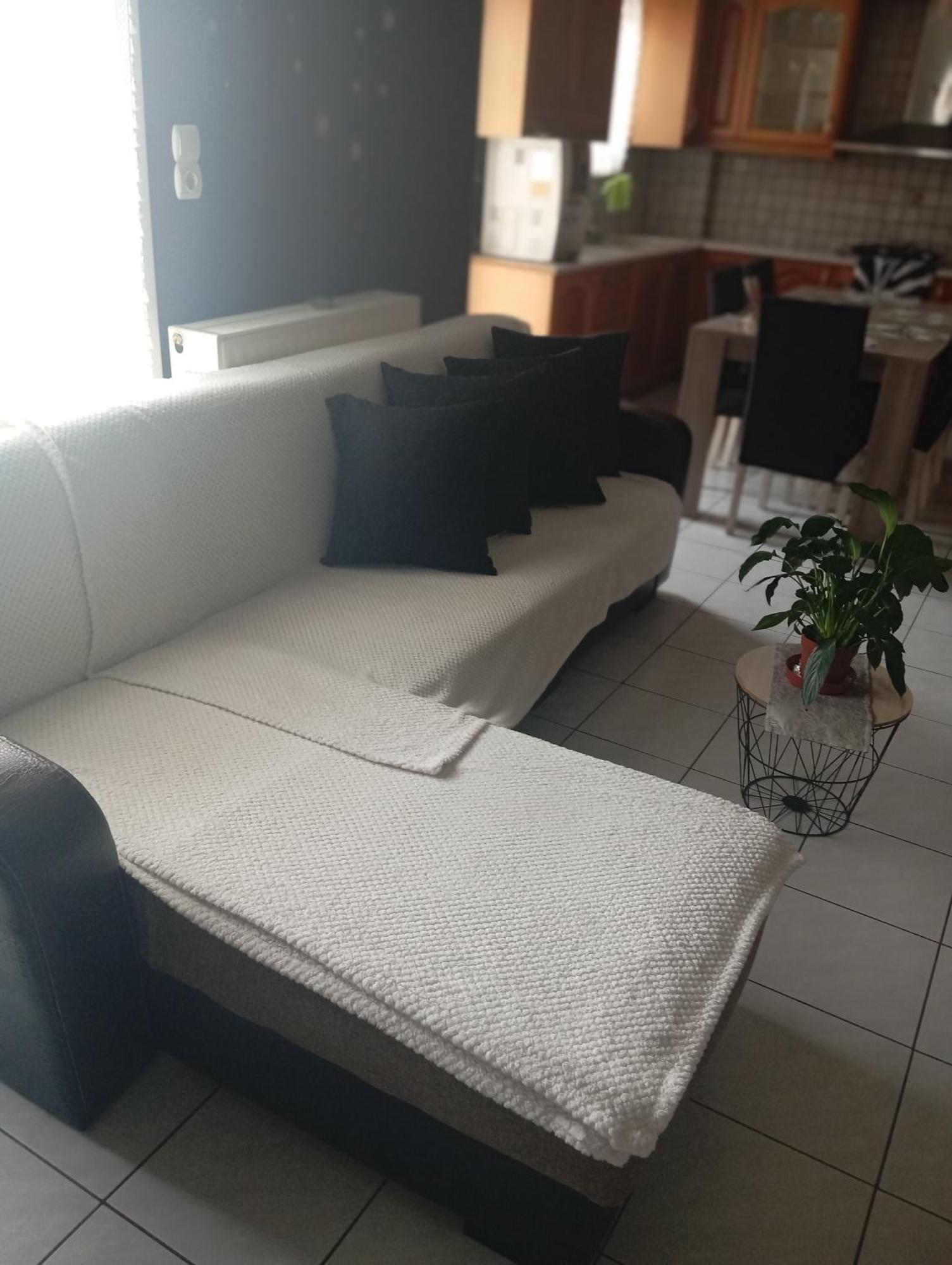 4y In Apartment *